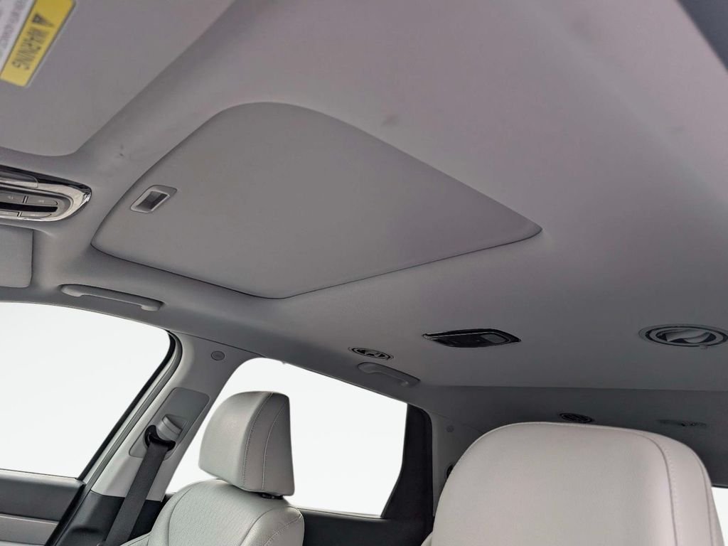 Used 2021 Silver Hyundai SEL image 16