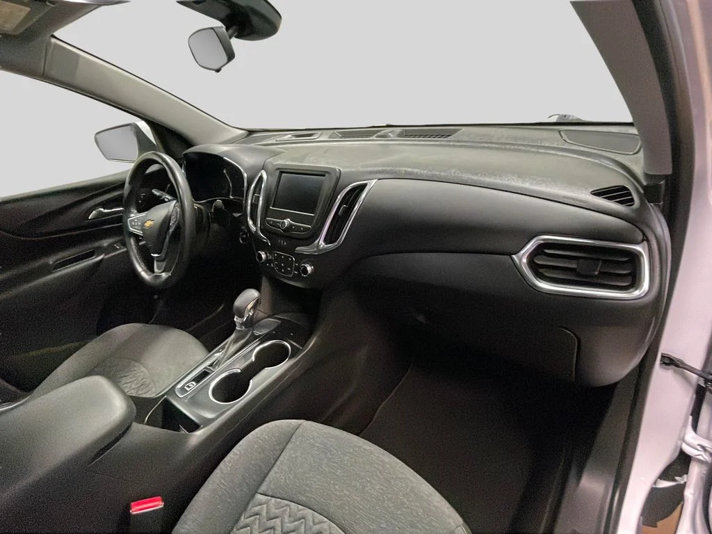 Used 2022 Summit White Chevrolet LT image 17
