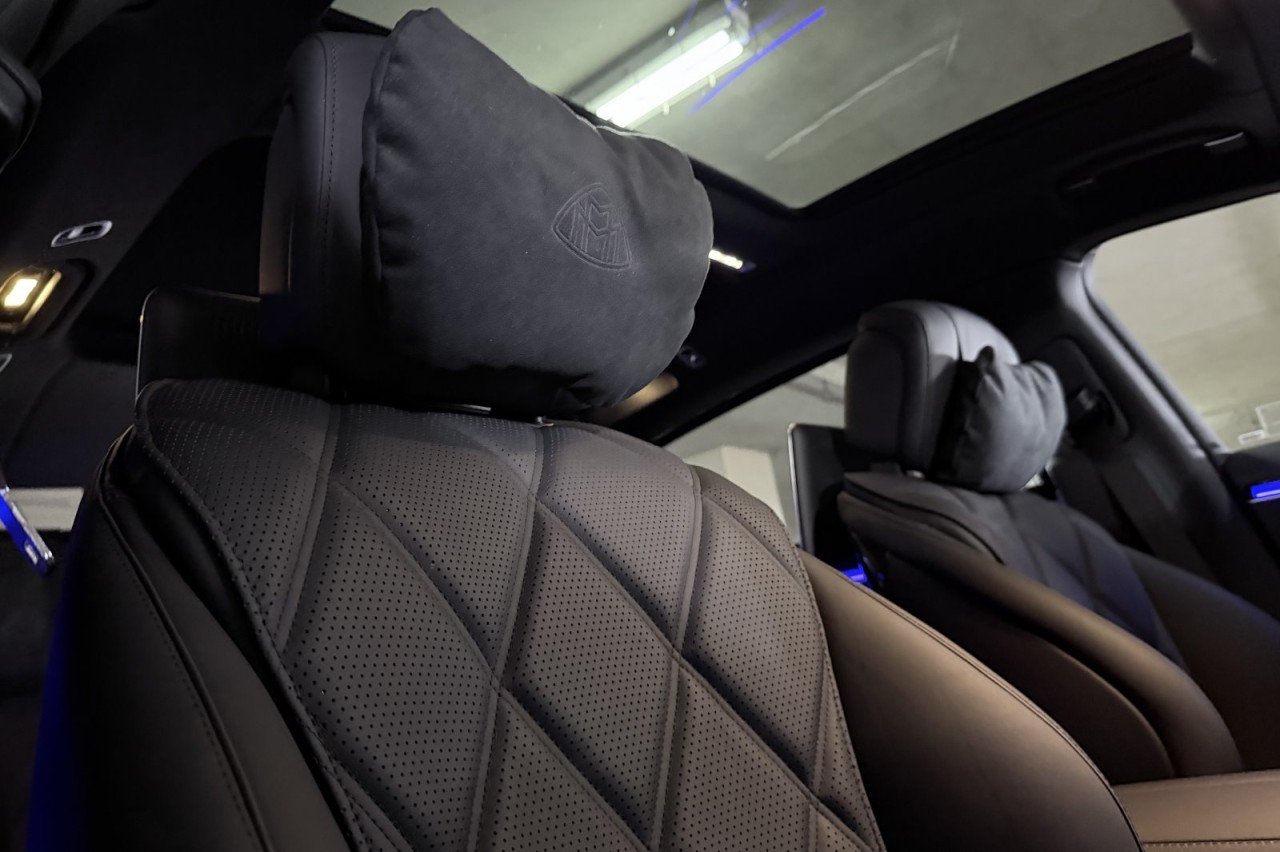 New 2026 Obsidian Black Metallic Mercedes-Benz Maybach S 680 4MATIC® Sedan image 15
