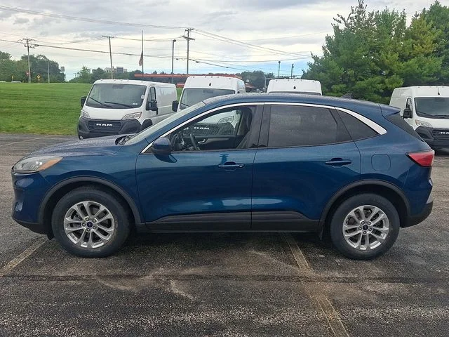 Used 2020 Green Ford SE image 5