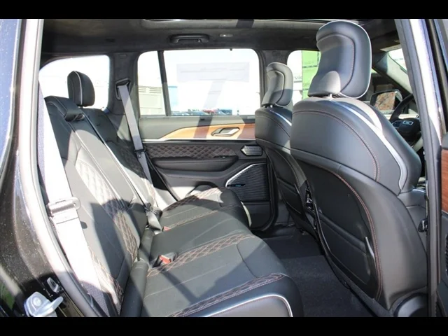 Used 2022 Diamond Black C Jeep Summit Reserve 4xe image 10