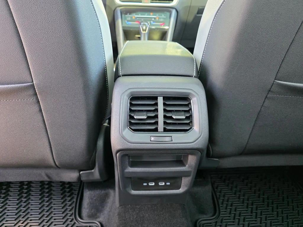 New 2026 Deep Black Pearl Volkswagen 1.5T SE image 27