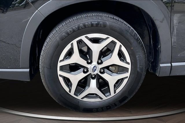 Used 2022 Black Subaru Premium image 9