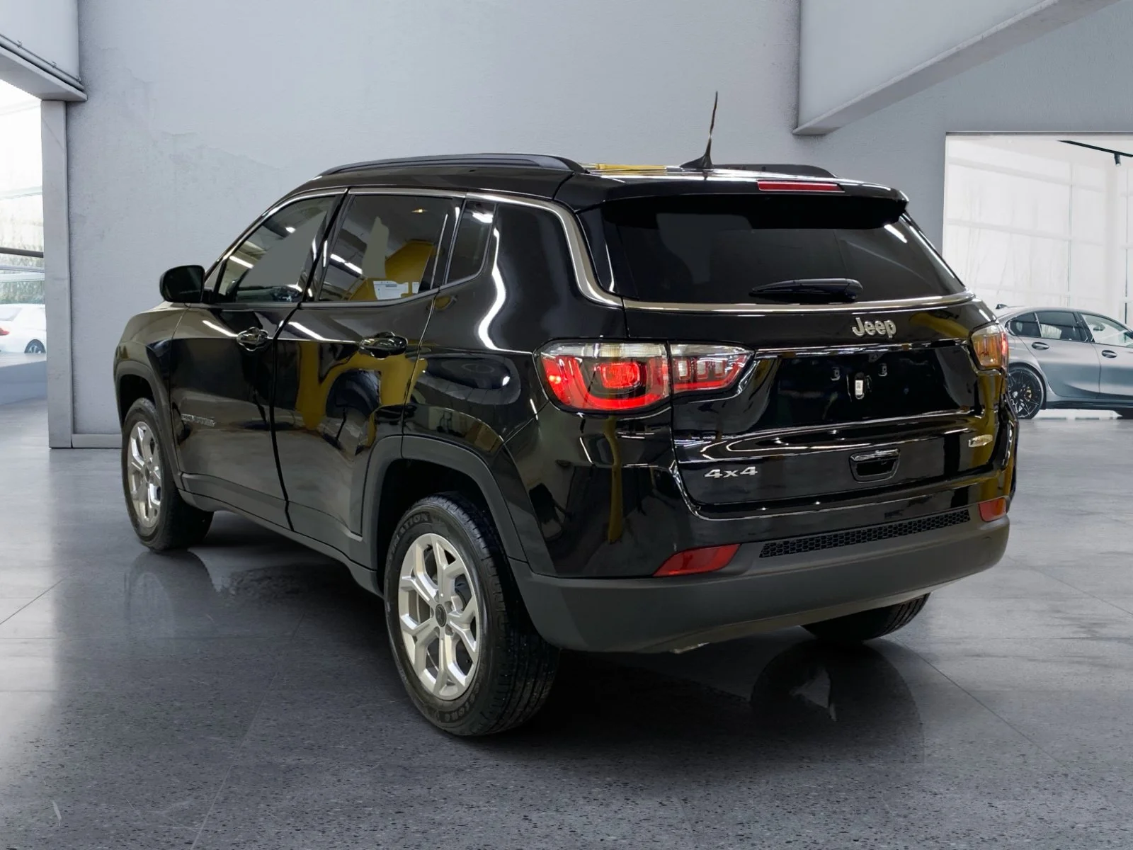New 2026 Diamond Black Crystal Pearl Jeep North image 3