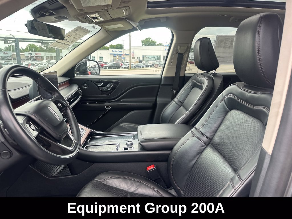 Used 2023 Gray Metallic Lincoln Reserve image 10