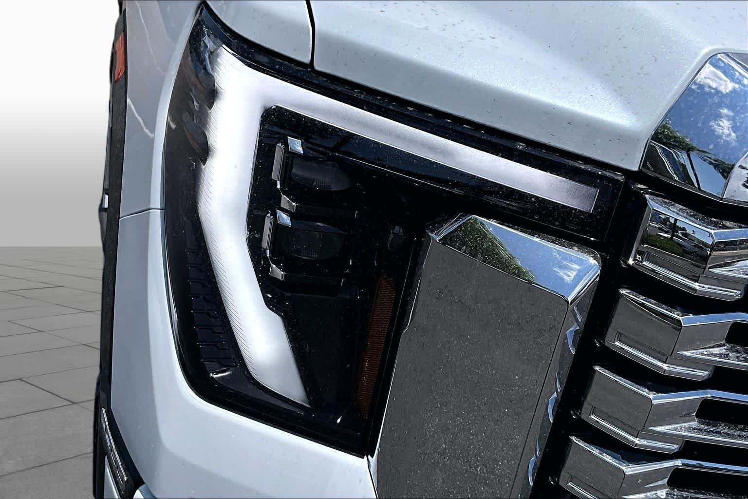 Used 2026 Glacier White Tricoat GMC Denali image 26