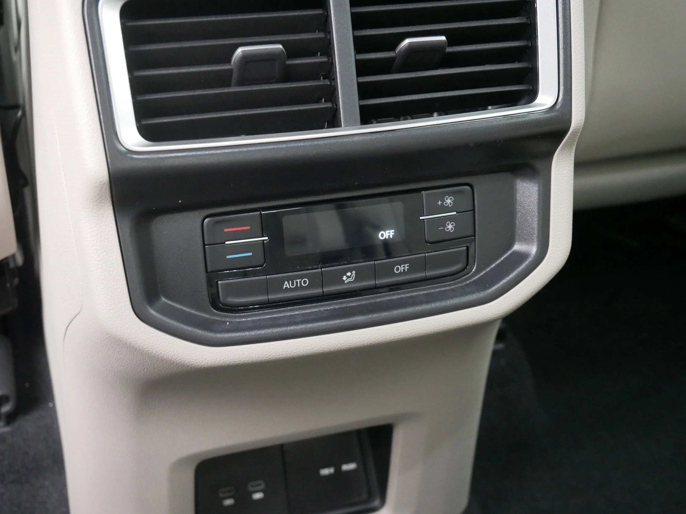 New 2026 Opal White Pearl Volkswagen 2.0T SE w/Technology image 8