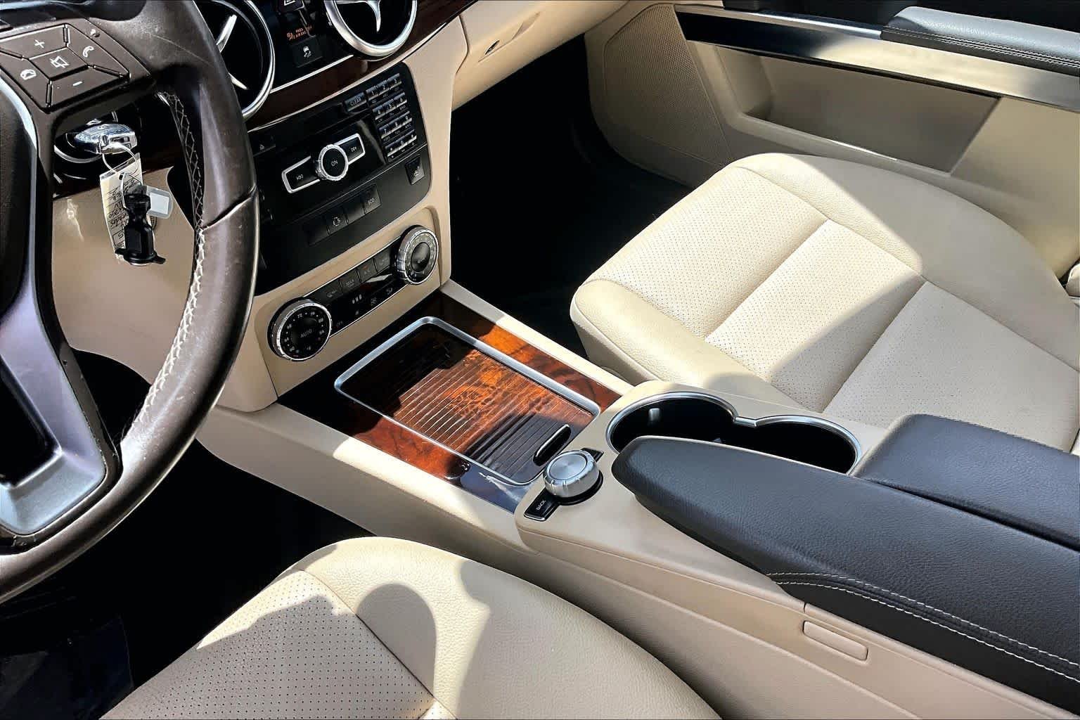 Used 2014 Obsidian Black Metallic Mercedes-Benz GLK 350 image 16