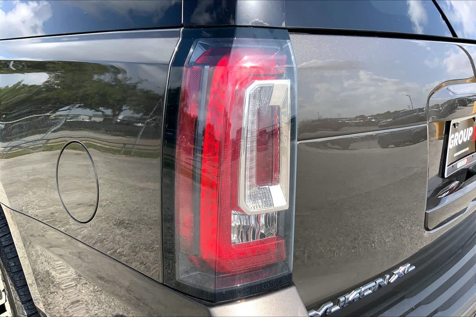 Used 2020 Smokey Quartz Metallic GMC SLT image 28