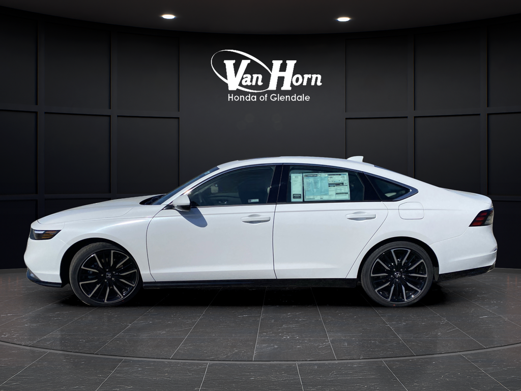 New 2026 Platinum White Pearl Honda Touring image 4