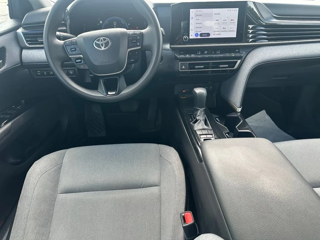 2025 Toyota Camry LE - Photo 23
