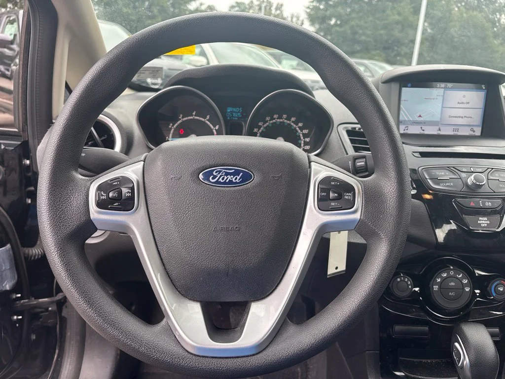 Used 2019 Black Ford SE image 9