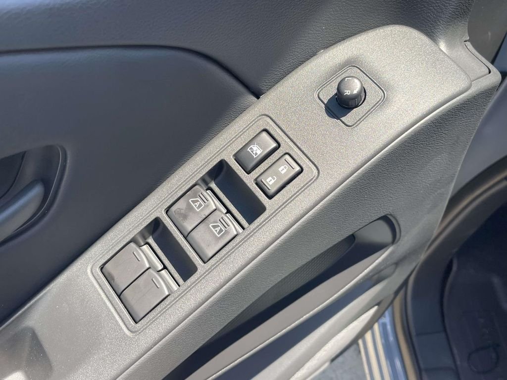 New 2026 Boulder Gray Pearl Nissan Crew Cab SV image 17