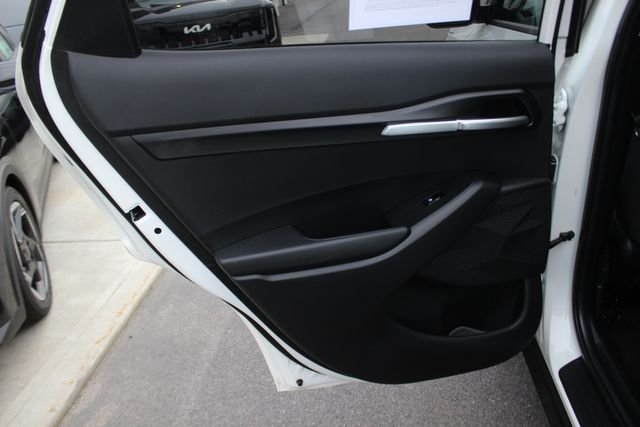 Used 2025 White Kia LX image 22