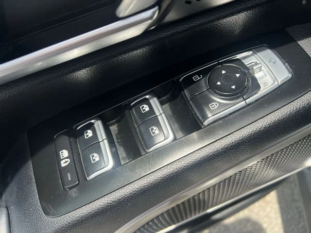 Used 2021 Green Kia EX image 35