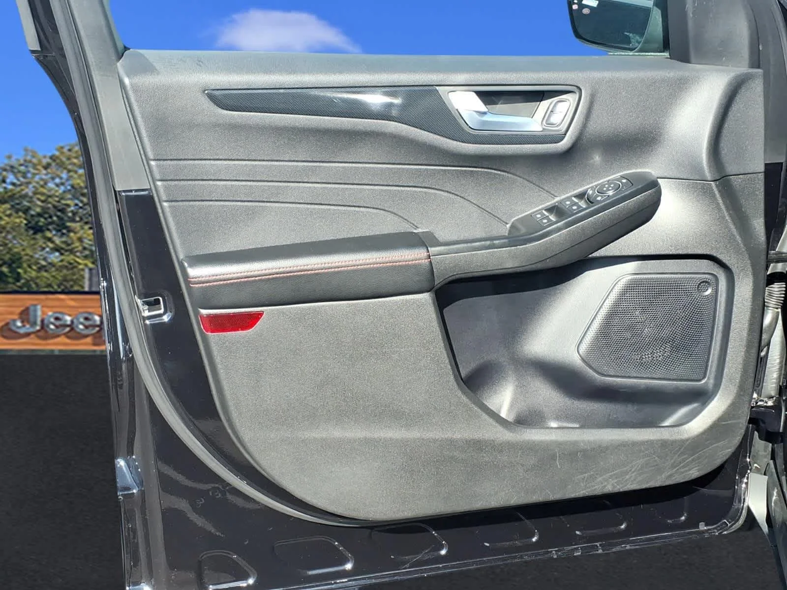 Used 2025 Agate Black Ford ST-Line Select image 17