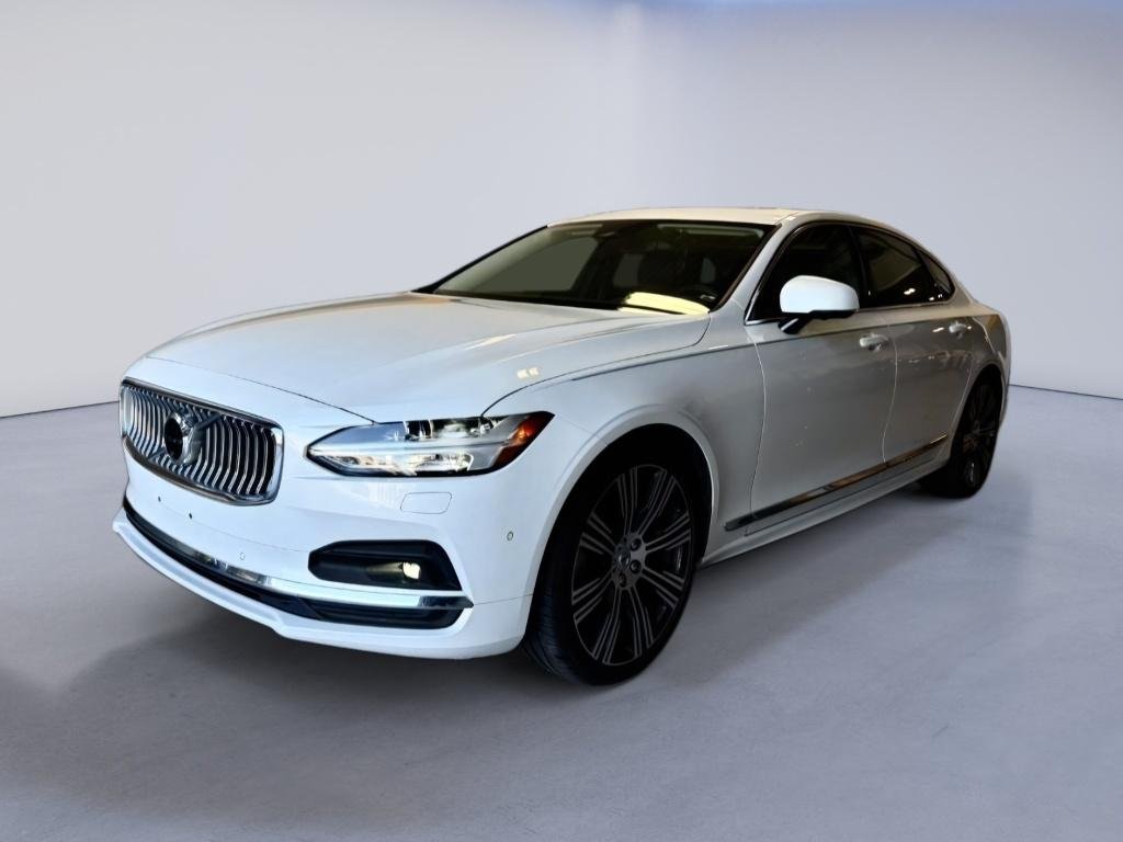 Used 2023 Crystal White Metallic Volvo Ultimate image 1