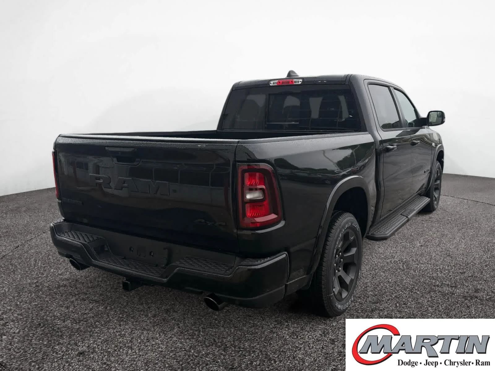 New 2026 Diamond Black Crystal Pearl-Coat Exterior Paint RAM Big Horn image 5