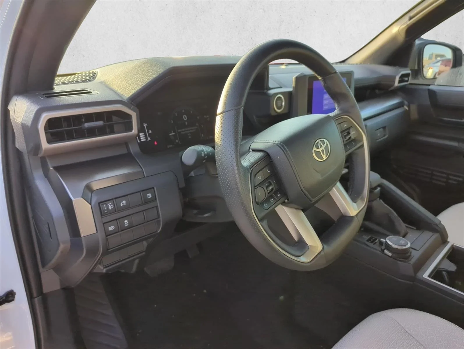 Used 2025 Ice Cap Toyota SR5 image 12
