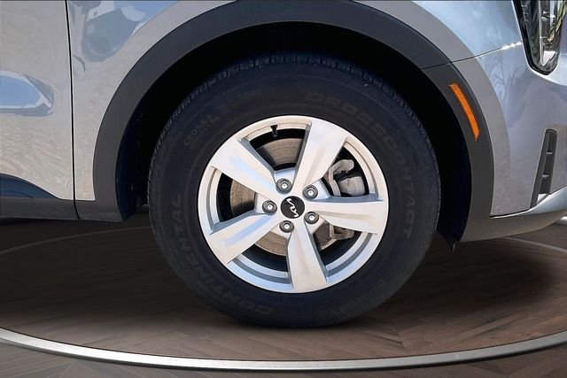Used 2025 Silver Kia LX image 9