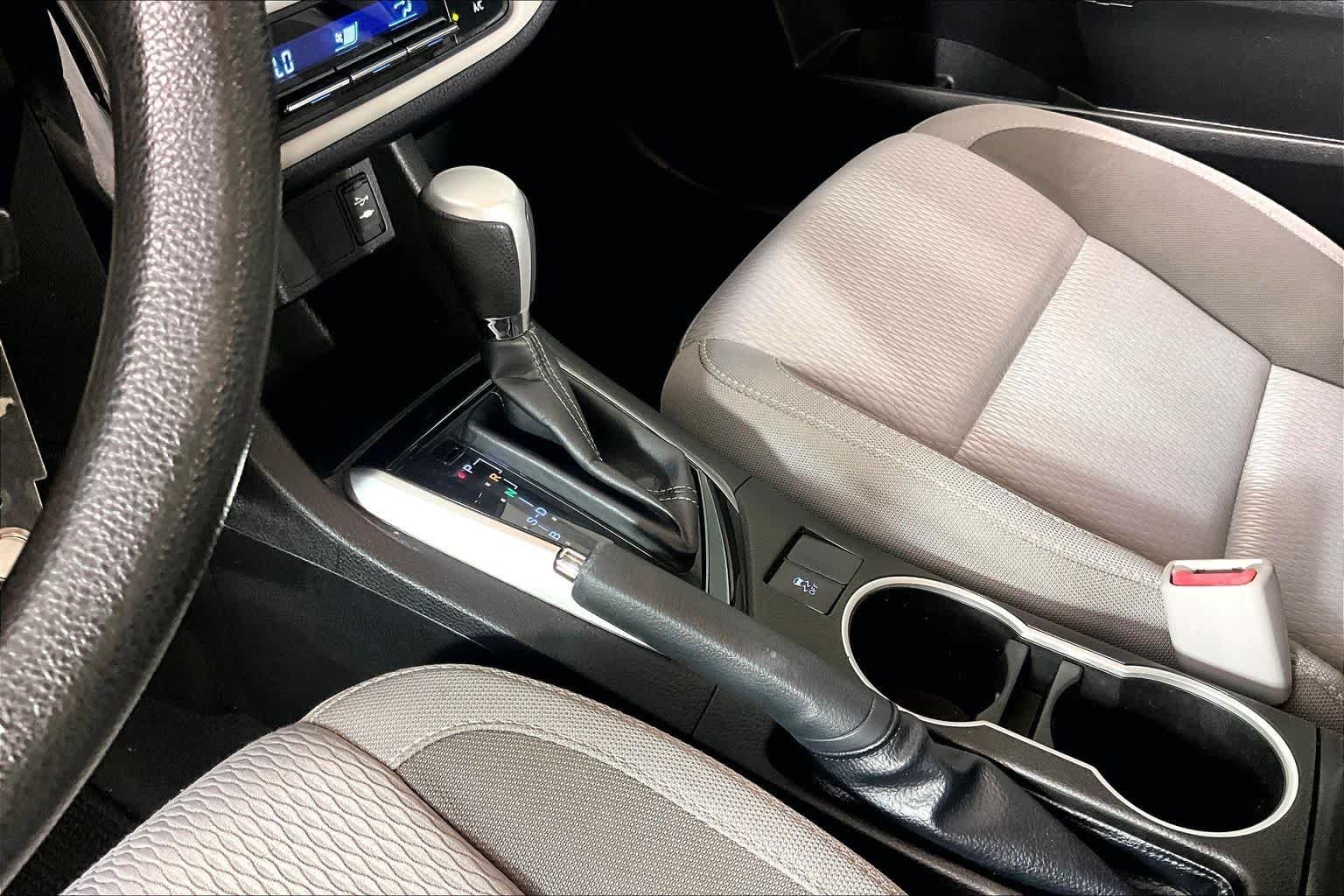 Used 2017 Classic Silver Metallic Toyota L image 16