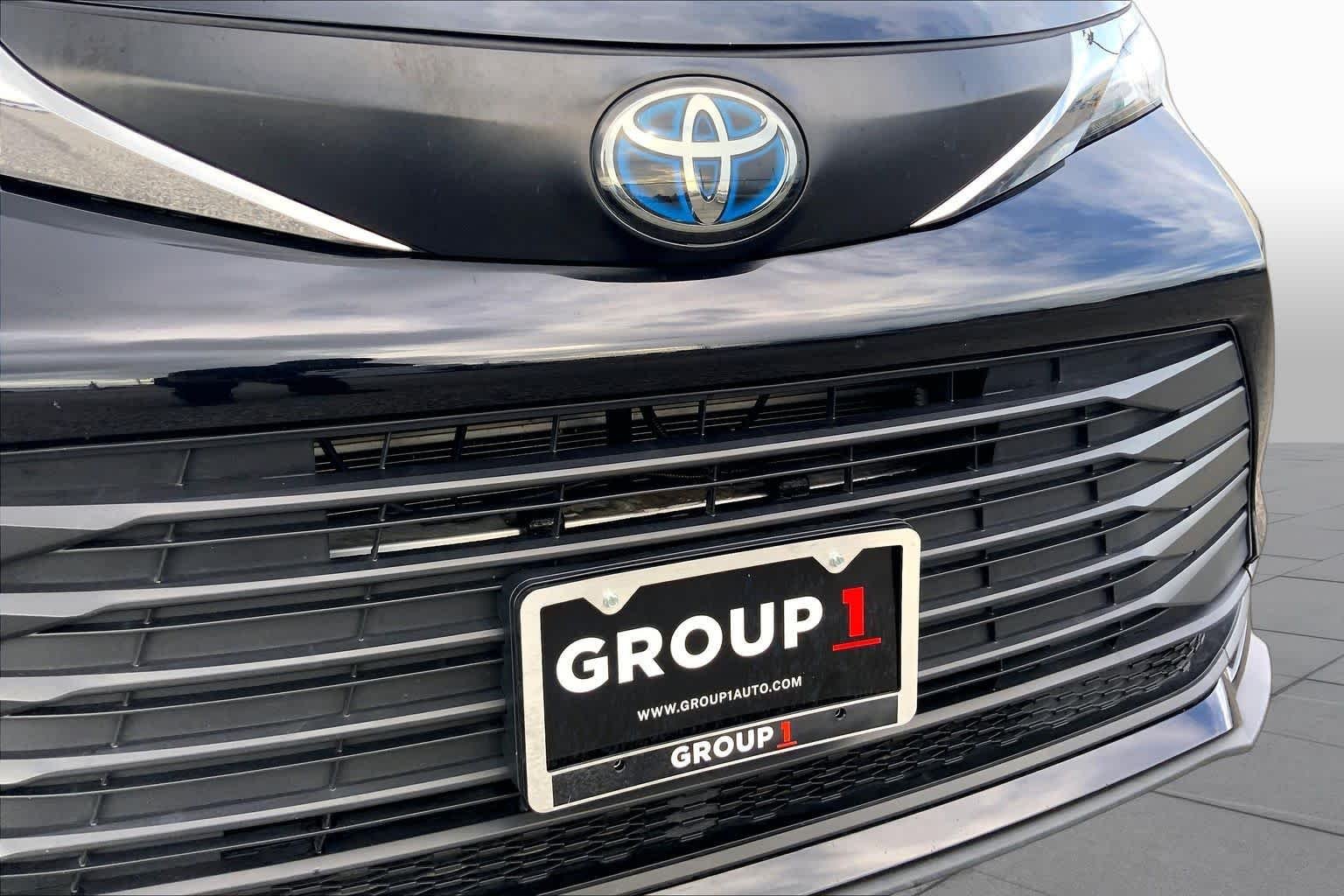 Used 2022 Midnight Black Metallic Toyota LE image 29