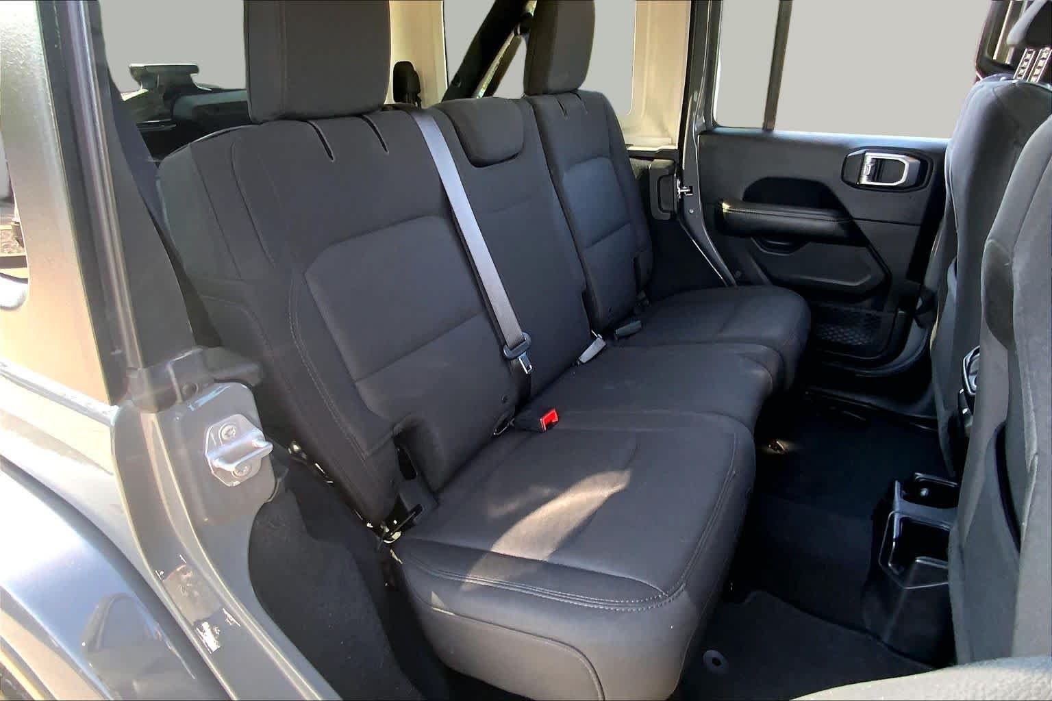 Used 2018 Sting-Gray Clearcoat Jeep Sahara image 19