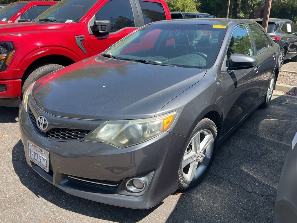 2014 Toyota Camry 2.5 Auto SE's photo