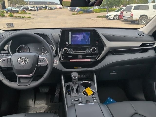 New 2026 Ruby Flare Pearl Toyota XLE image 3