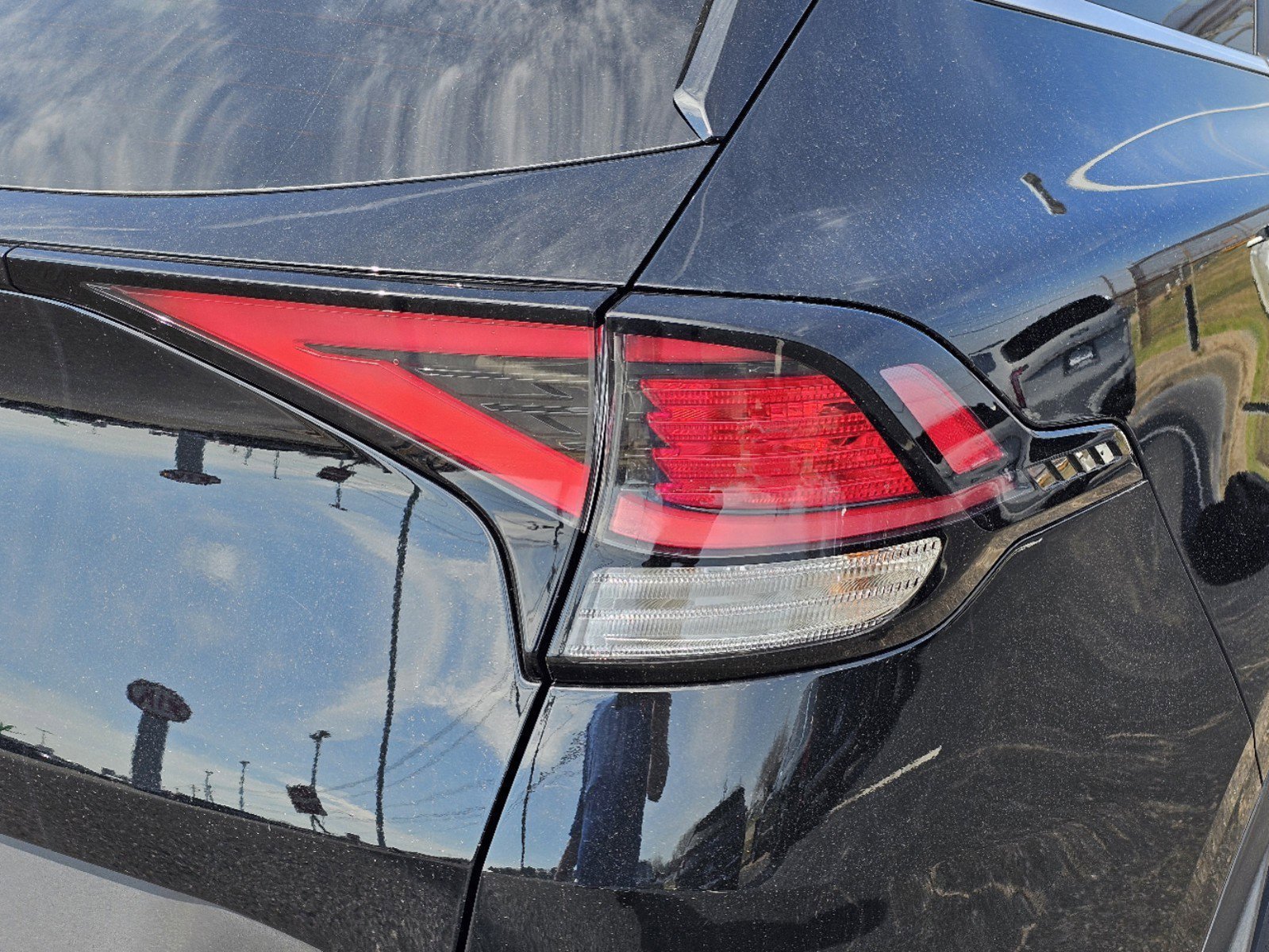 2025 Kia Sportage EX - Photo 8