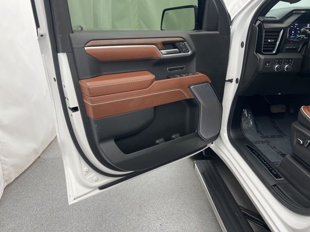 Used 2025 White GMC Denali Ultimate image 13