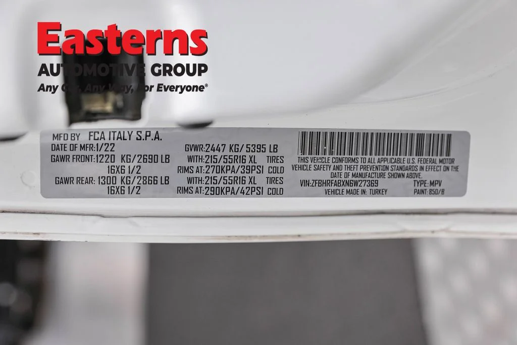 Used 2022 White Ram Base image 34