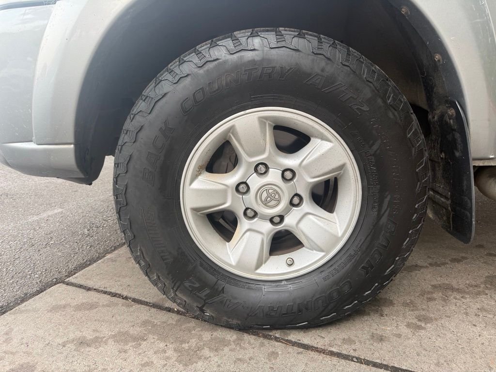 Used 2006  Toyota  image 10
