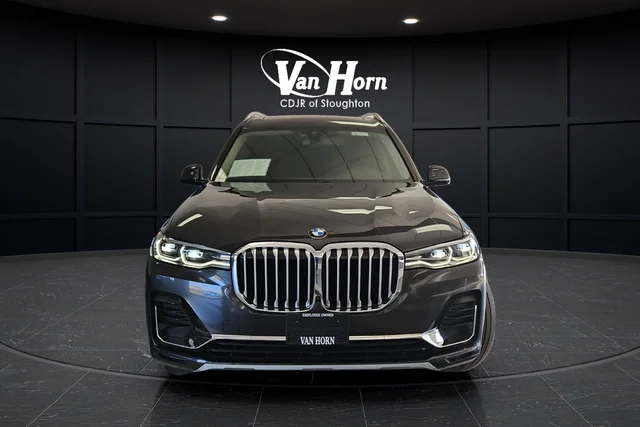 Used 2022 Dark Graphite BMW xDrive40i image 2