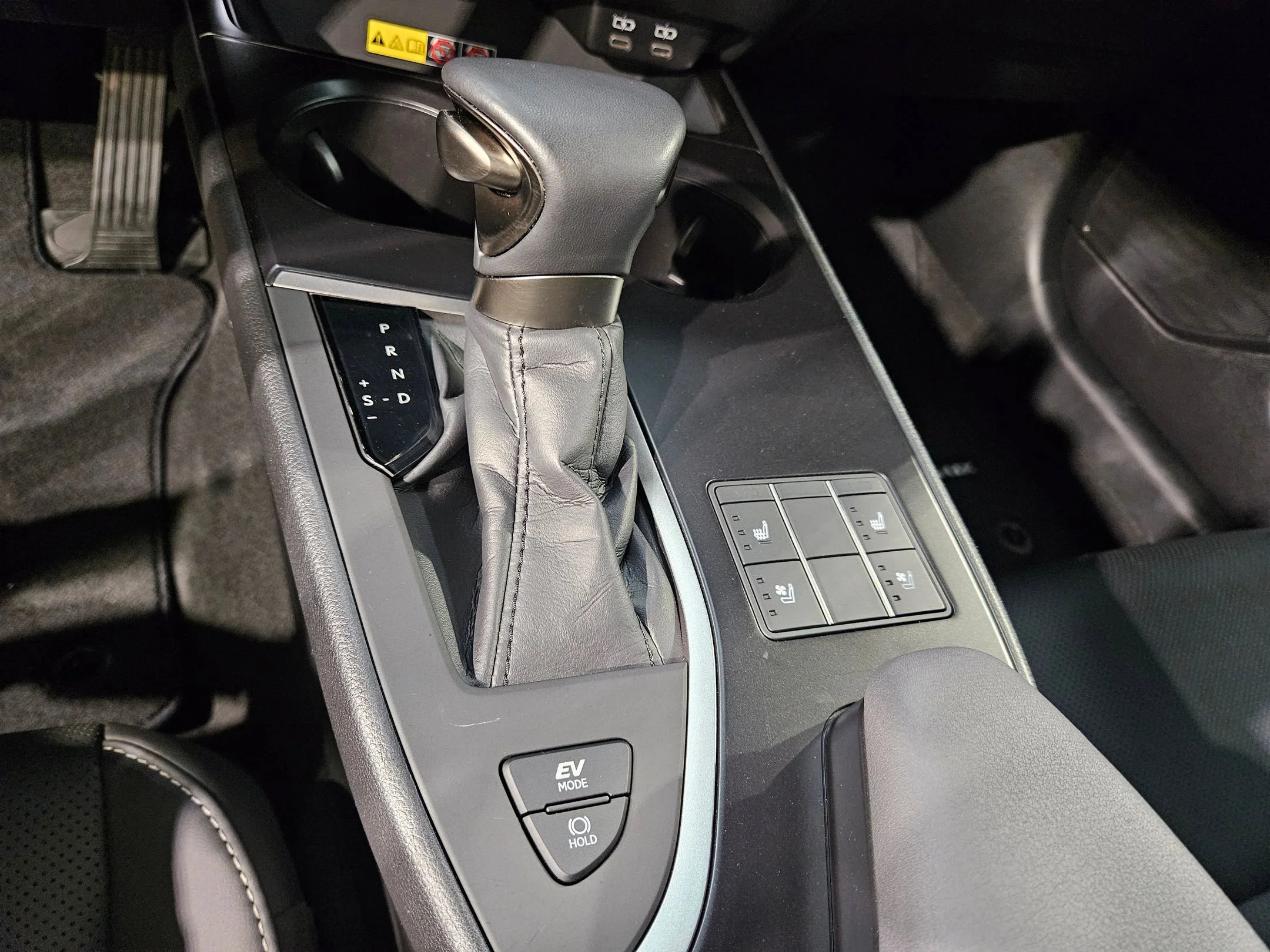 Used 2024 Redline with Obsidian Roof Lexus UX 250h F SPORT Design image 33