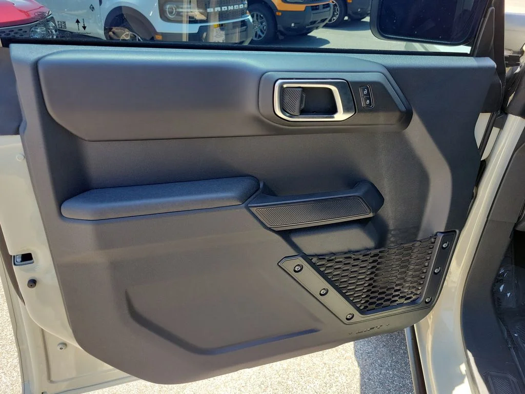 Used 2025 Desert Sand Ford Badlands image 14