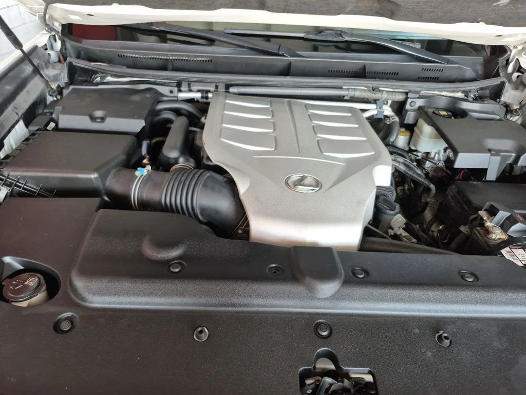 Used 2017  Lexus 460 image 4