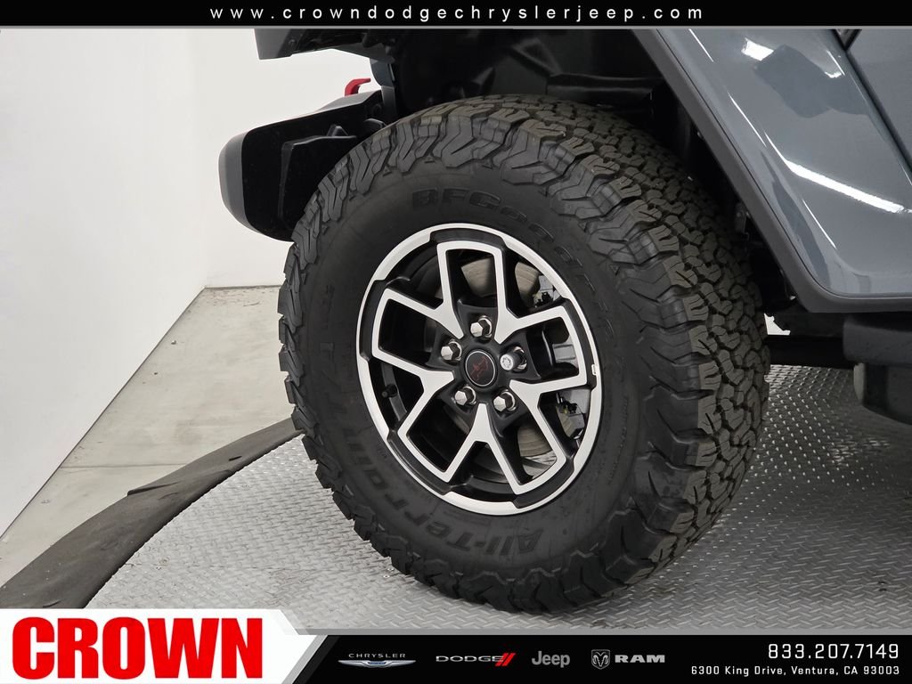 New 2026 Anvil Clear-Coat Exterior Paint Jeep Rubicon image 9