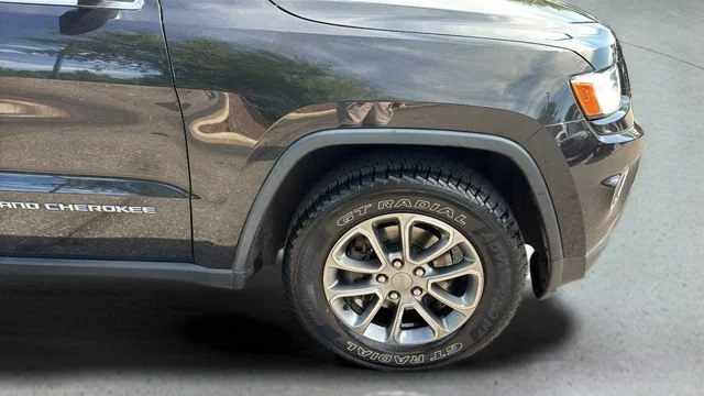 Used 2015  Jeep Limited image 35
