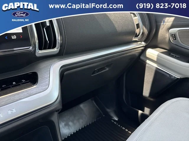 Used 2025 Black Ford Platinum image 30