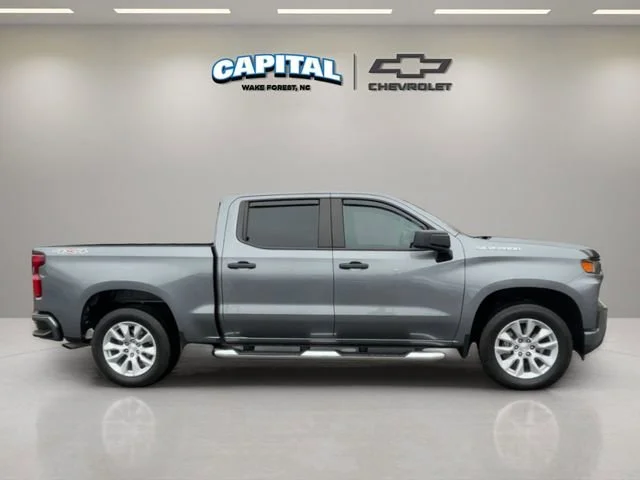 Used 2022 Satin Steel Metallic Chevrolet Custom image 6