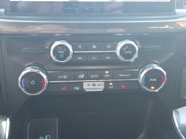 Used 2022 White Ford XLT image 19