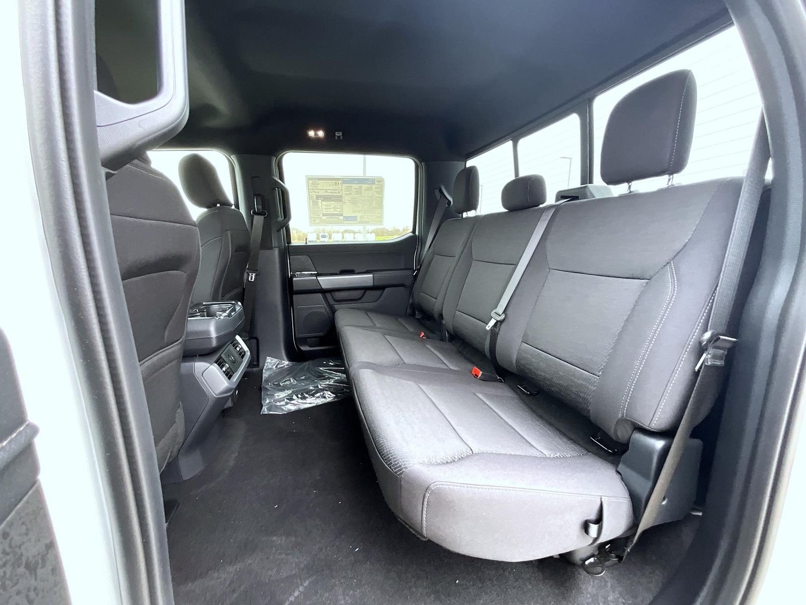 New 2026 Oxford White Ford XLT image 12