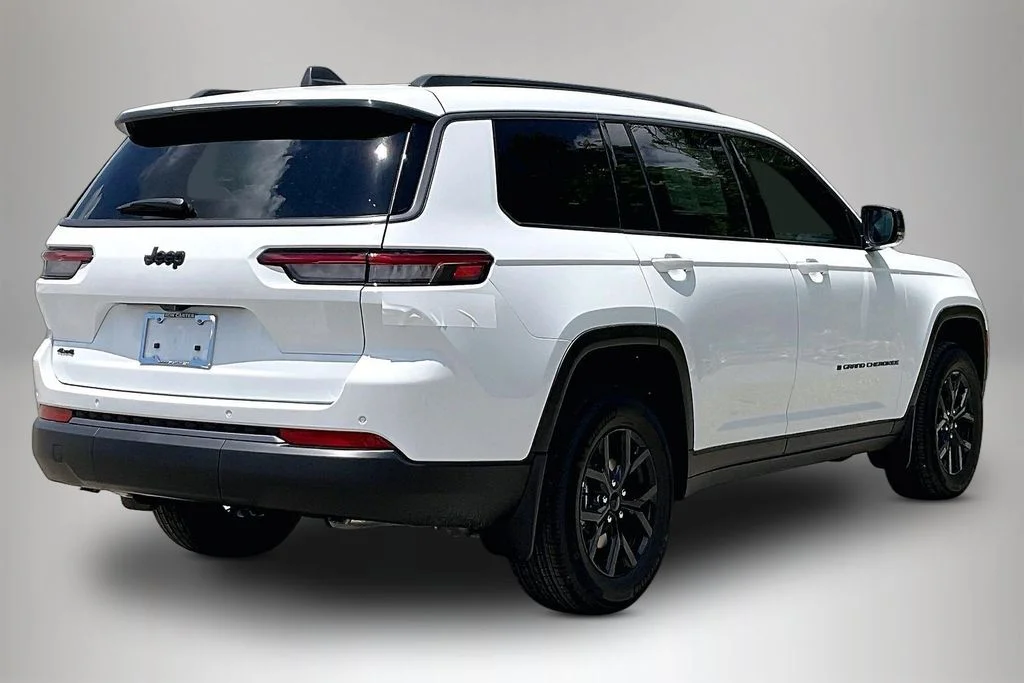 New 2026 Jeep Grand Cherokee L Laredo 4D Sport Utility