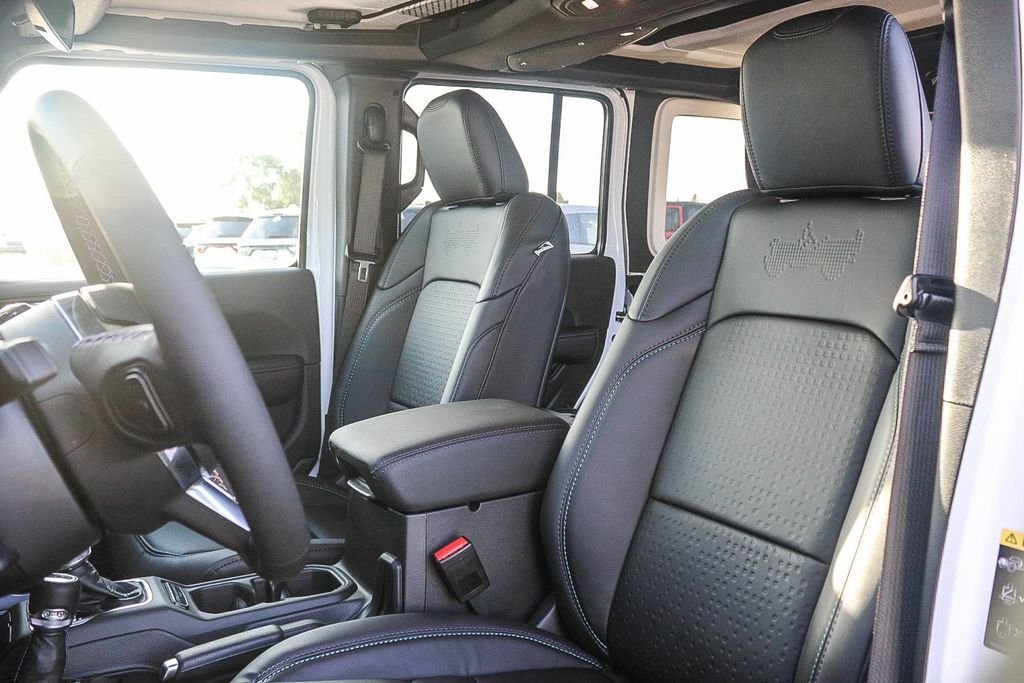 New 2026 Bright White Clearcoat Jeep Rewind image 18