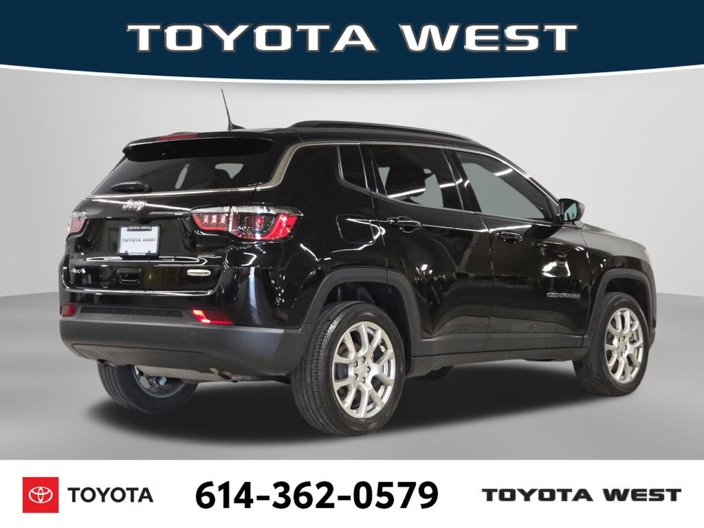 Used 2023 Black Jeep Latitude Lux image 7