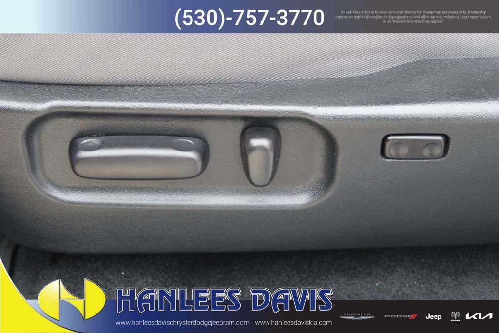 Used 2022 Silver Toyota SR5 image 13