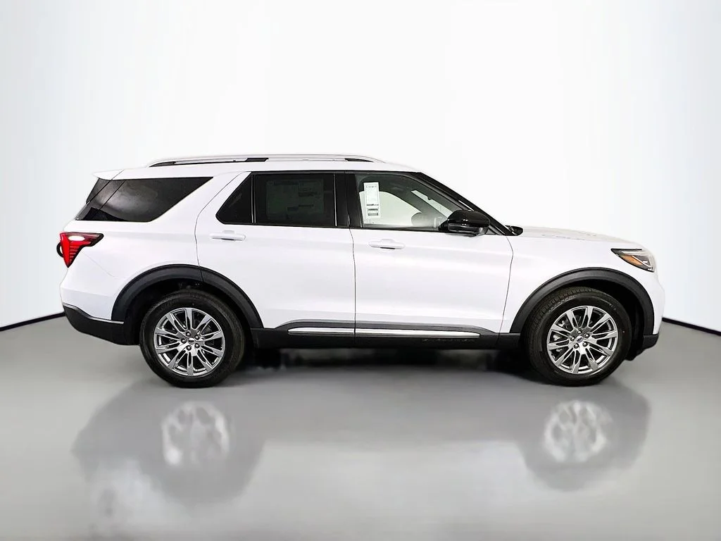 New 2026 Space White Metallic Ford Platinum image 20