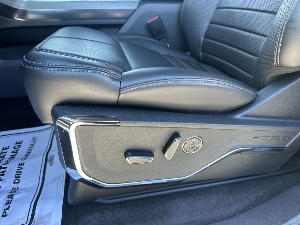 New 2026 Star White Metallic Tri-Coat Ford Platinum® image 12