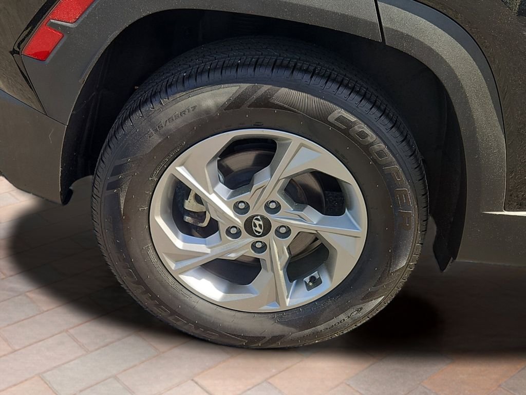 Certified Used 2024 Black Hyundai SEL image 4